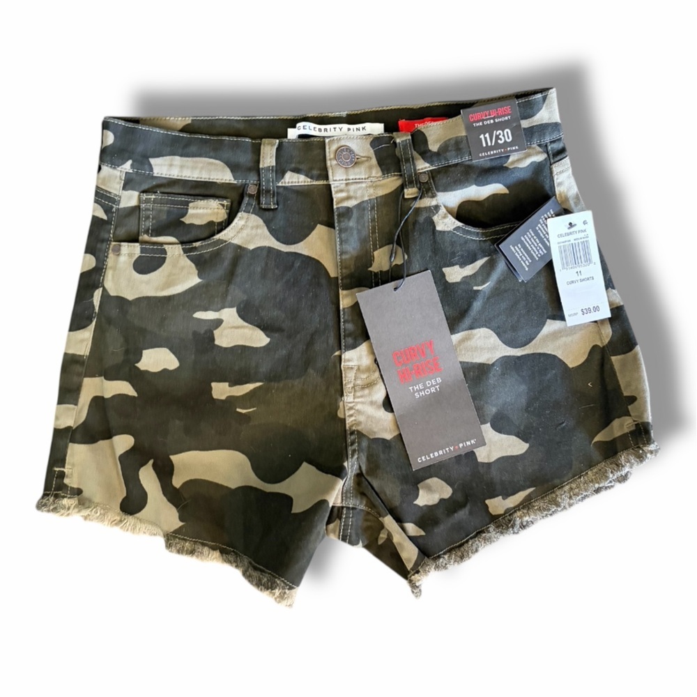 Celebrity Pink Juniors Size 11 Camo Shorts NWT